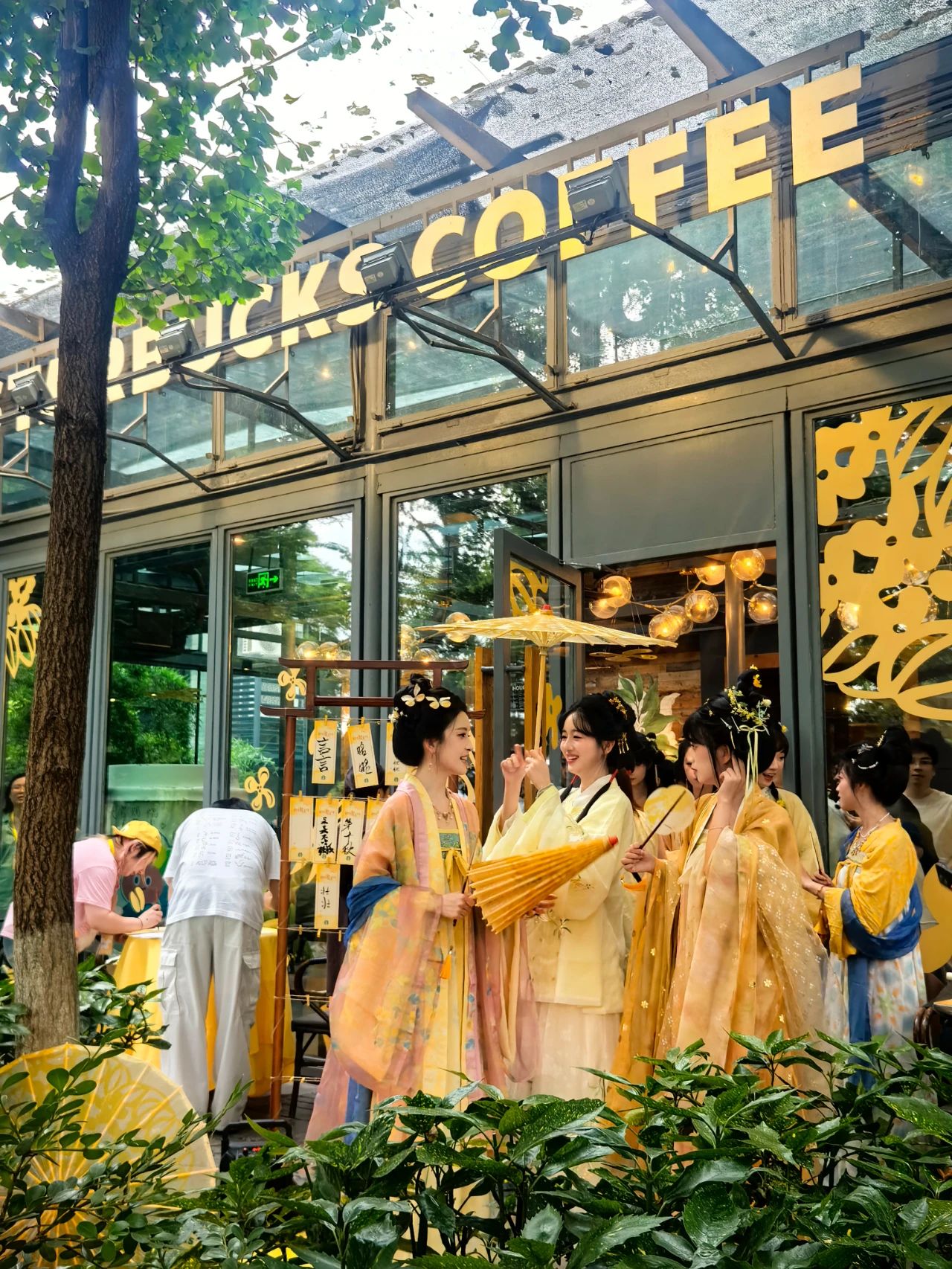 咖啡店喝真奶茶，星巴克打的什么牌？