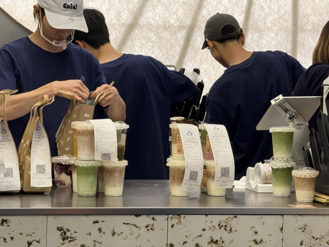 排隊(duì)3000杯，這個去茶山非喝不可么